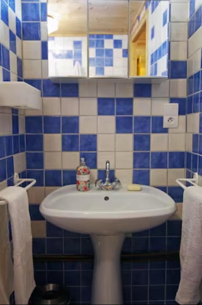 Caravane Vintage Insolite Avec Jacuzzi Au Calme * Sauvessanges