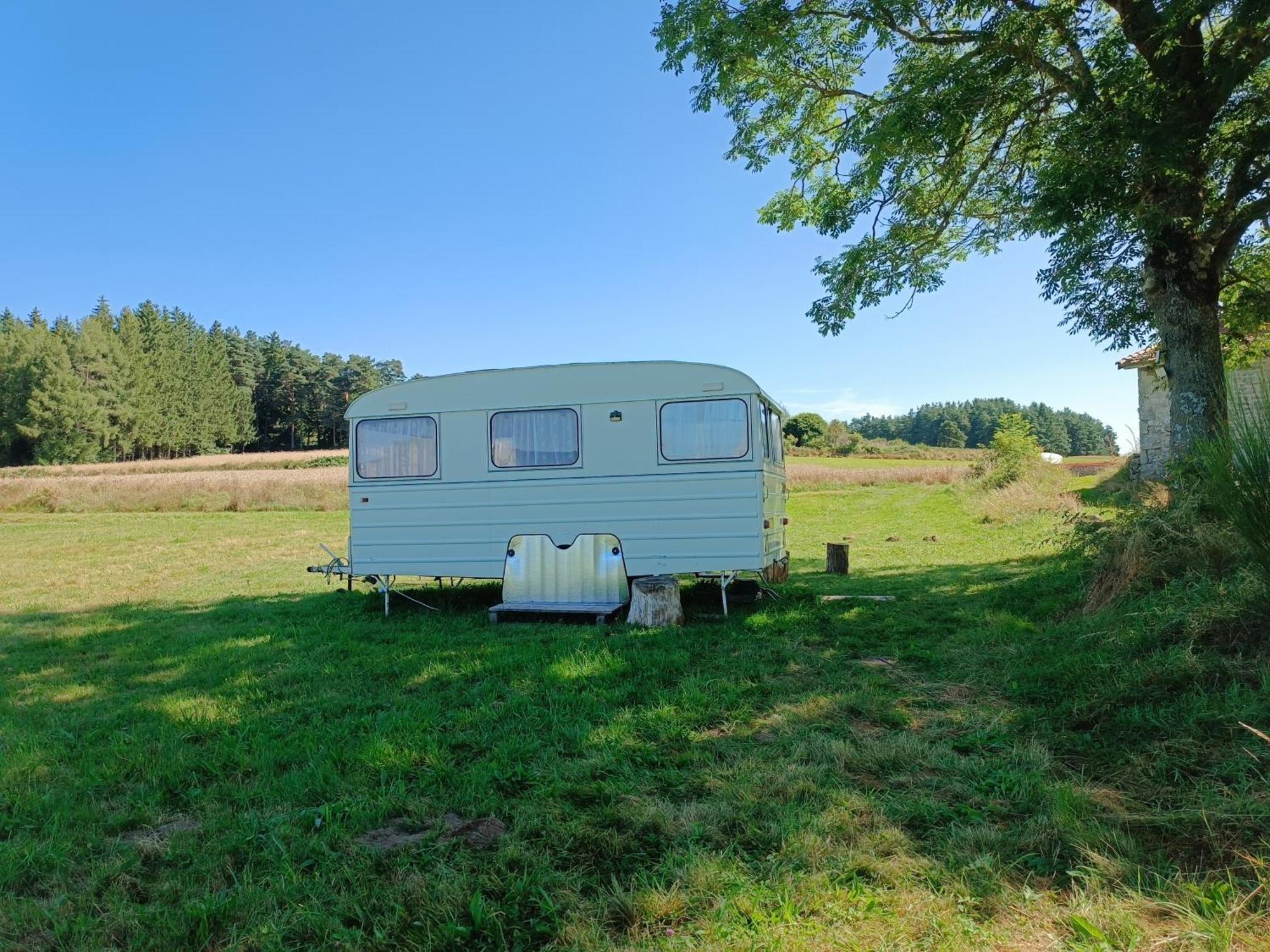 Caravane Vintage Insolite Avec Jacuzzi Au Calme Camping *